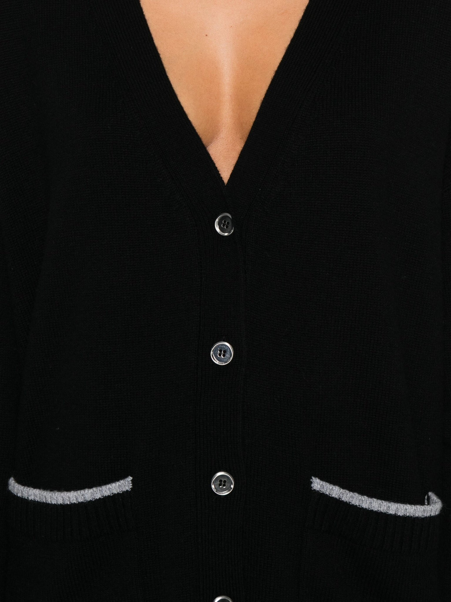Cardigan Lungo con Scollo a V / Nero - Ideal Moda