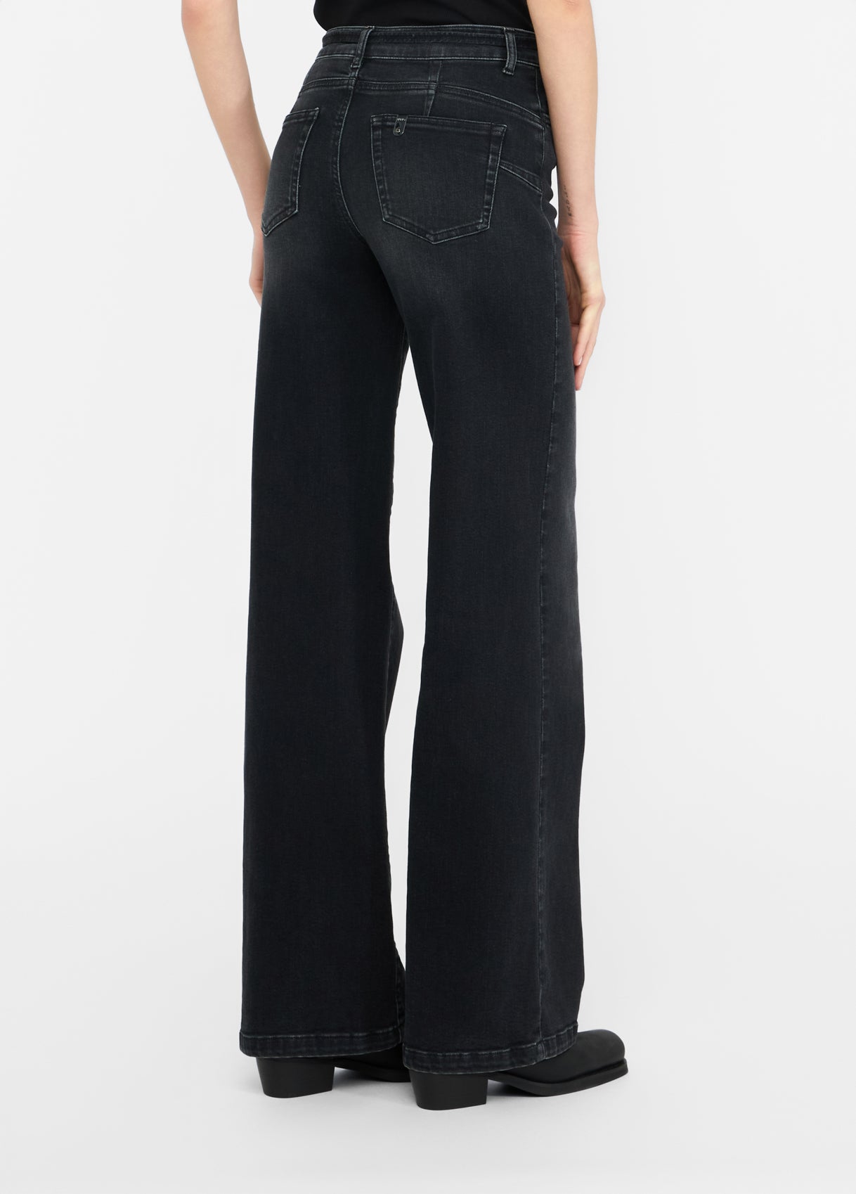 Jeans Flare con Cintura / Nero
