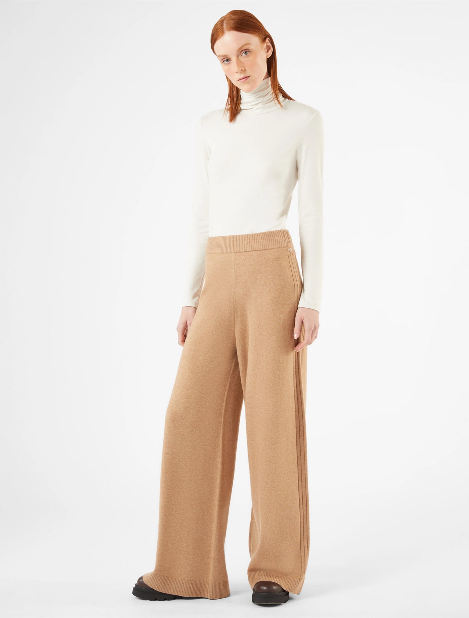 Pantaloni Ampi in Maglia Beige