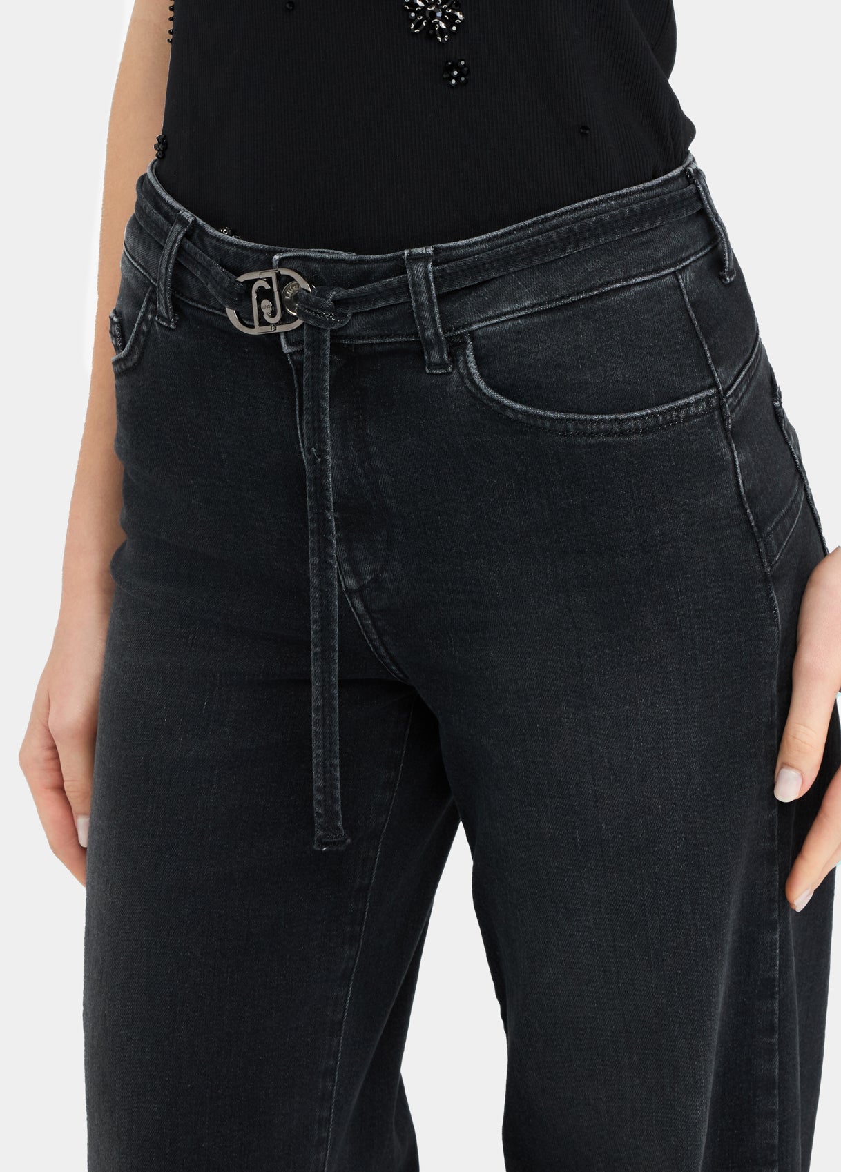 Jeans Flare con Cintura / Nero