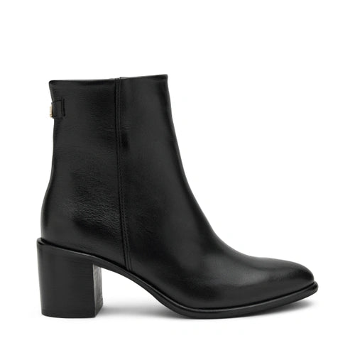 Stivaletto in Pelle a Punta / Nero - Ideal Moda