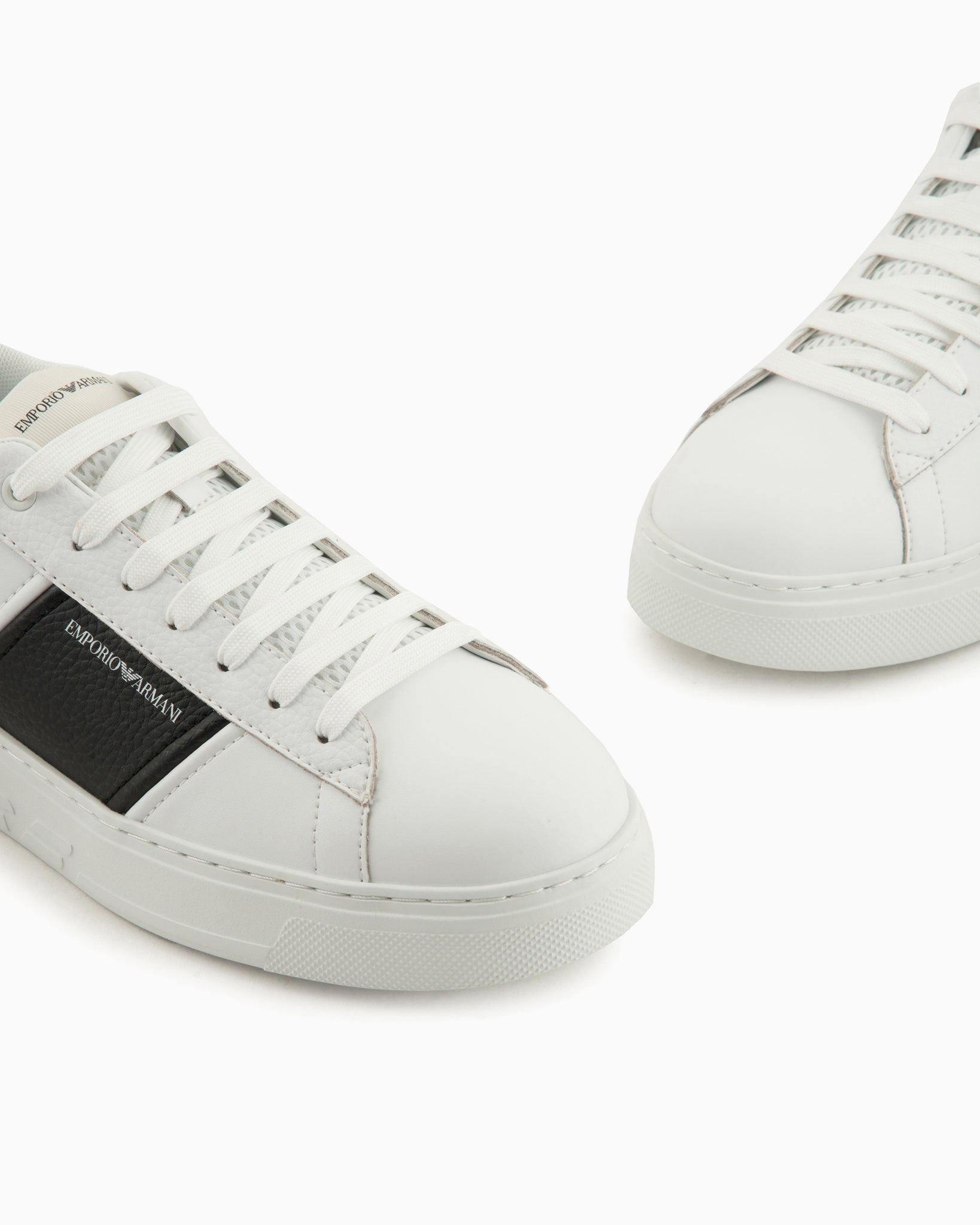 Sneakers in Pelle con Dettaglio Logato / Bianco - Ideal Moda