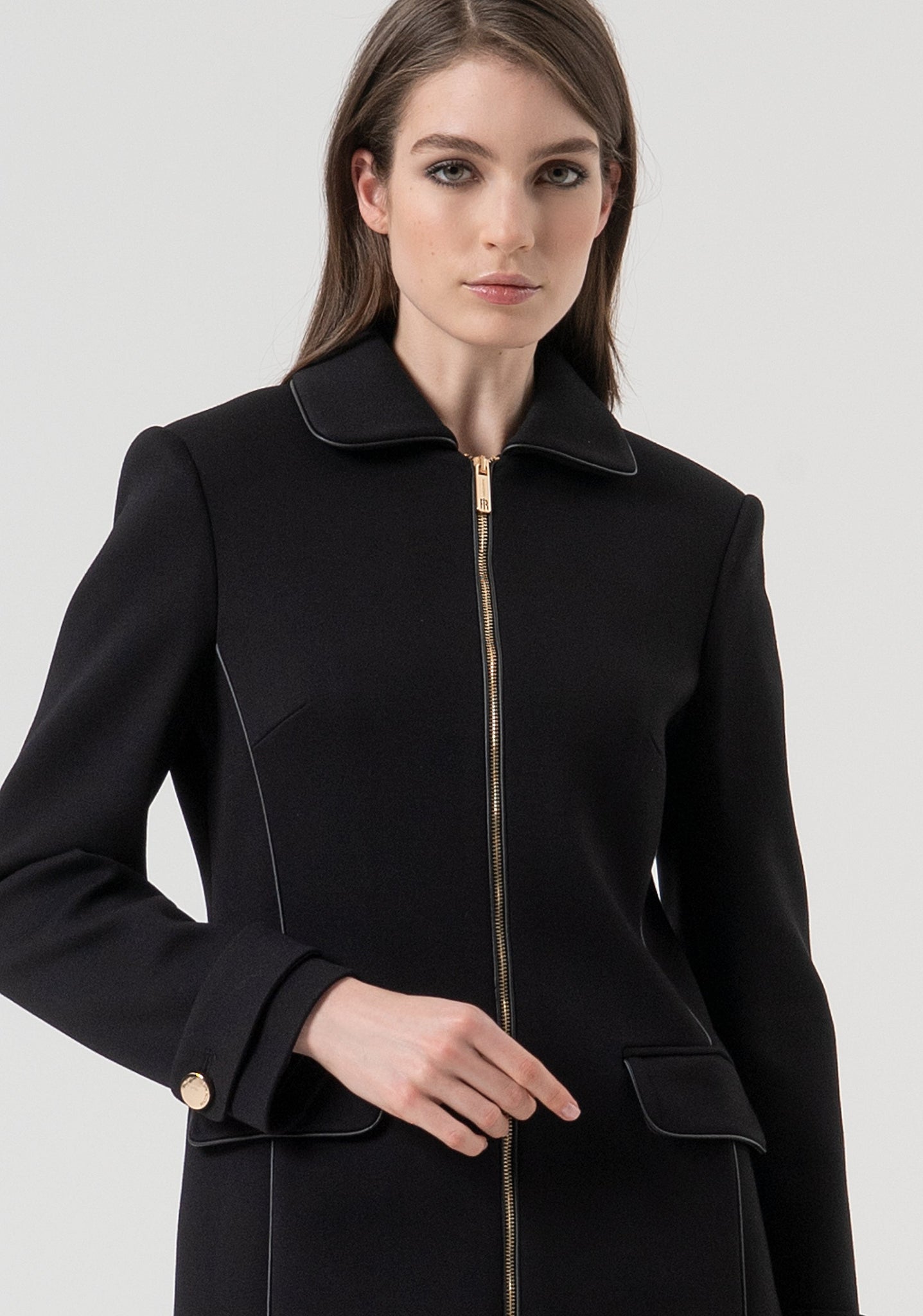 Cappotto Slim con Zip Centrale / Nero