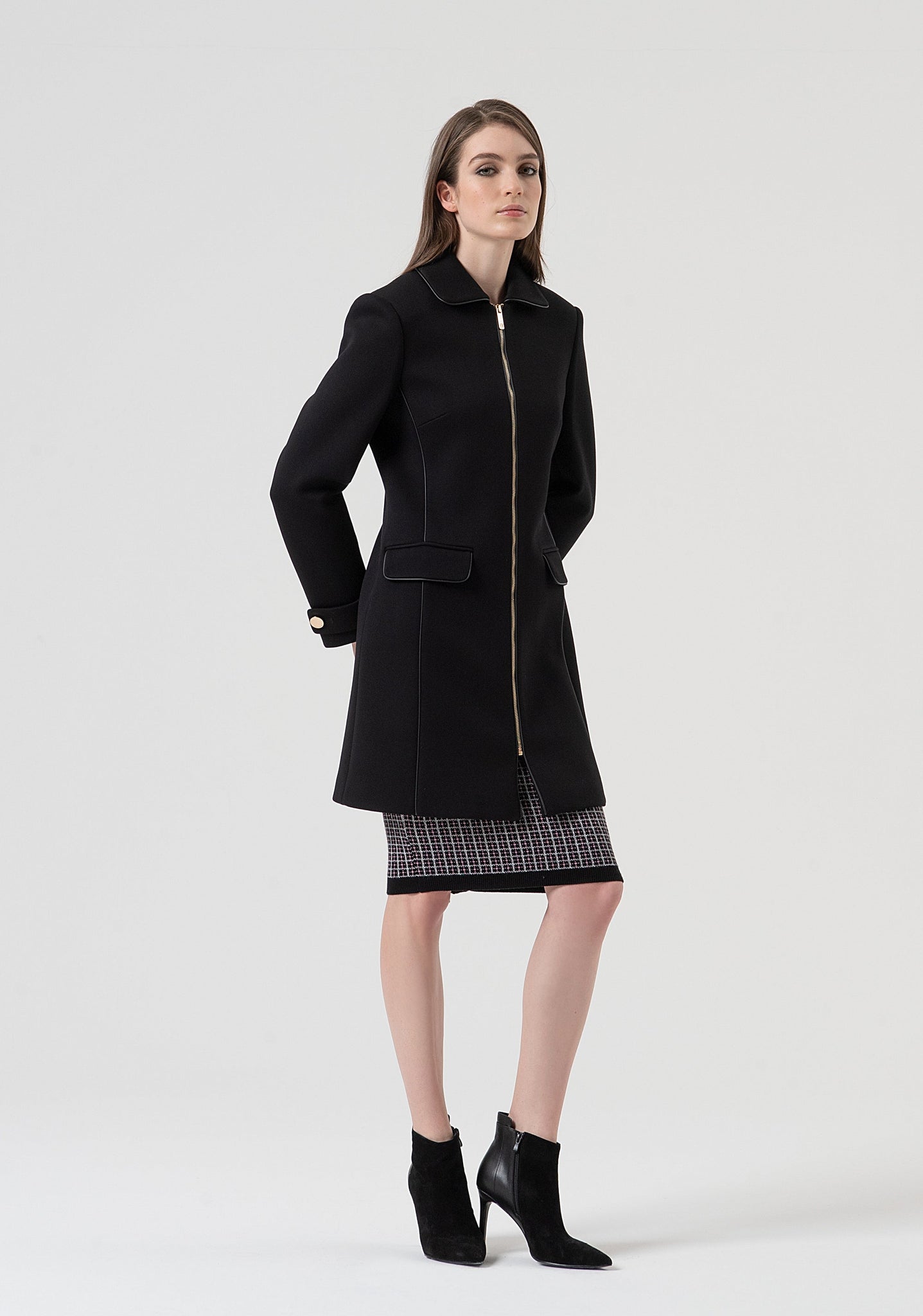 Cappotto Slim con Zip Centrale / Nero