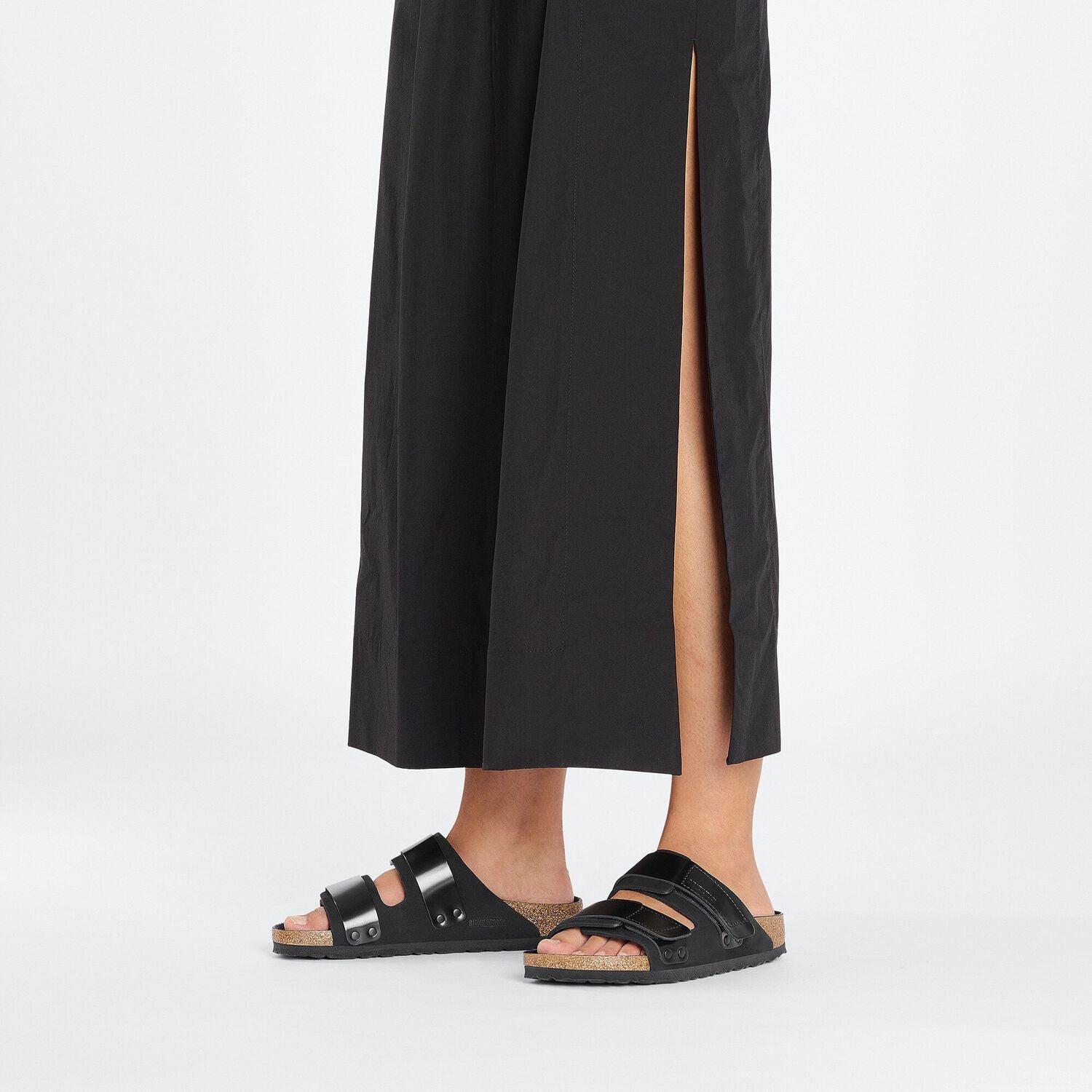 Sandalo Uji in Pelle Nabuck / Nero - Ideal Moda