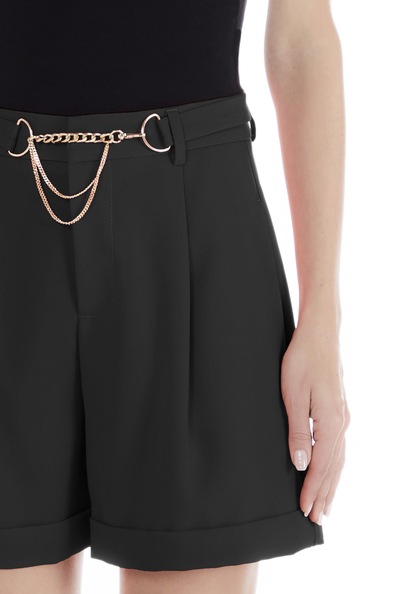 Short con Dettaglio Catena / Nero - Ideal Moda