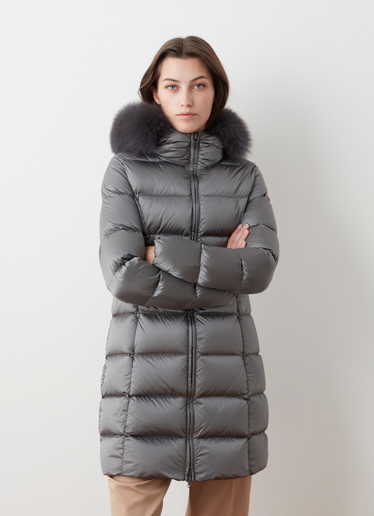 Piumino Lungo con Pelliccia Sintetica / Grigio - Ideal Moda
