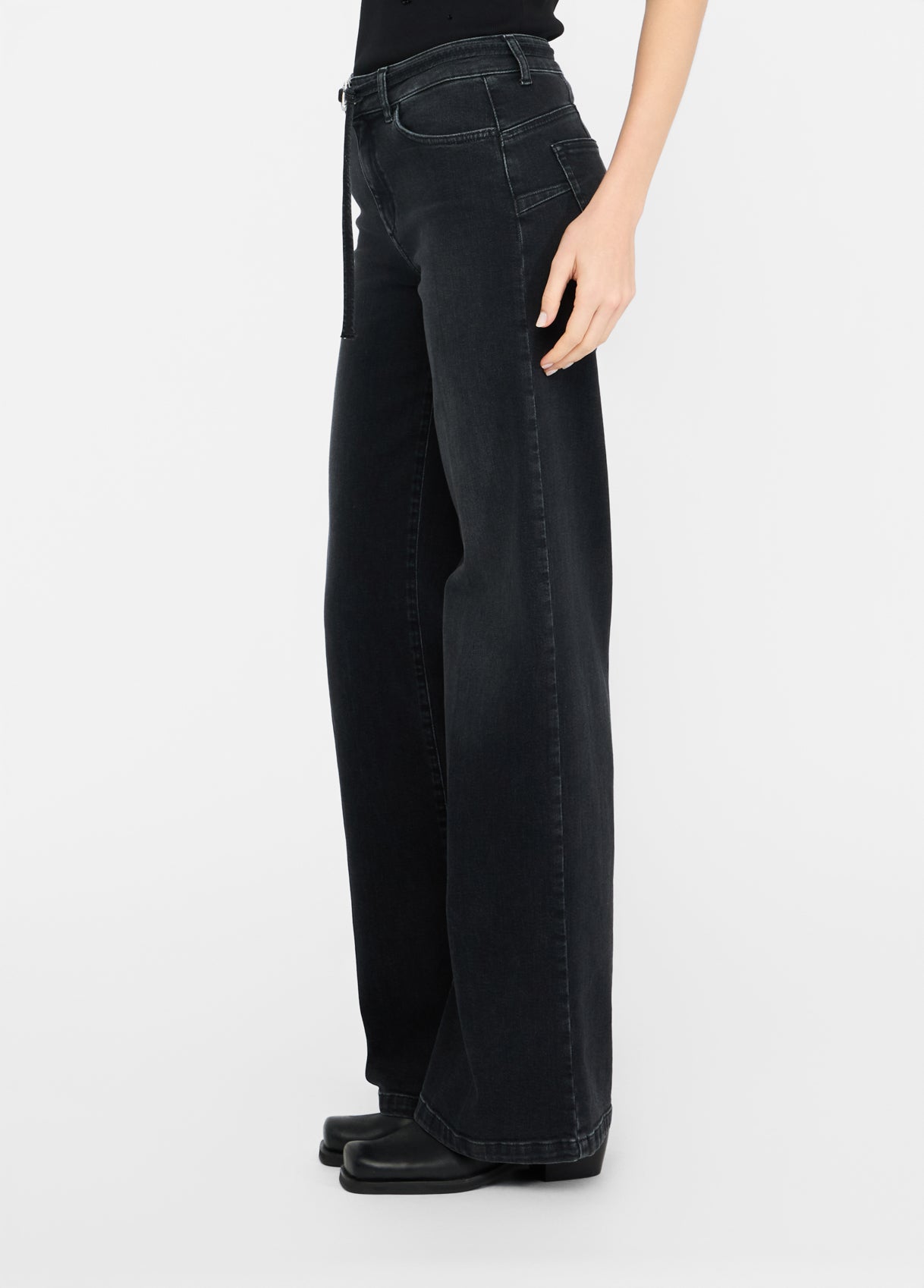 Jeans Flare con Cintura / Nero