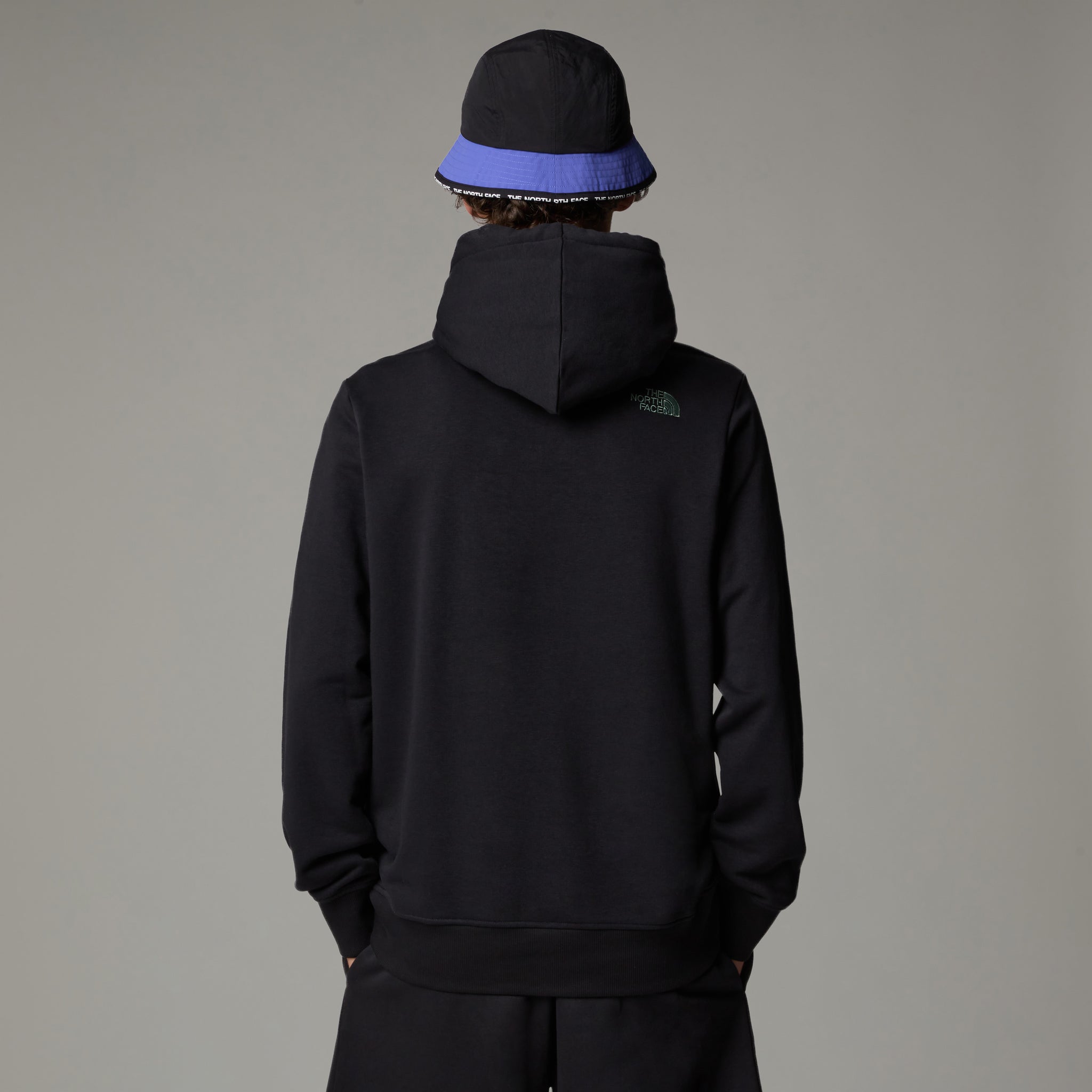 Felpa con Logo e Cappuccio / Nero - Ideal Moda