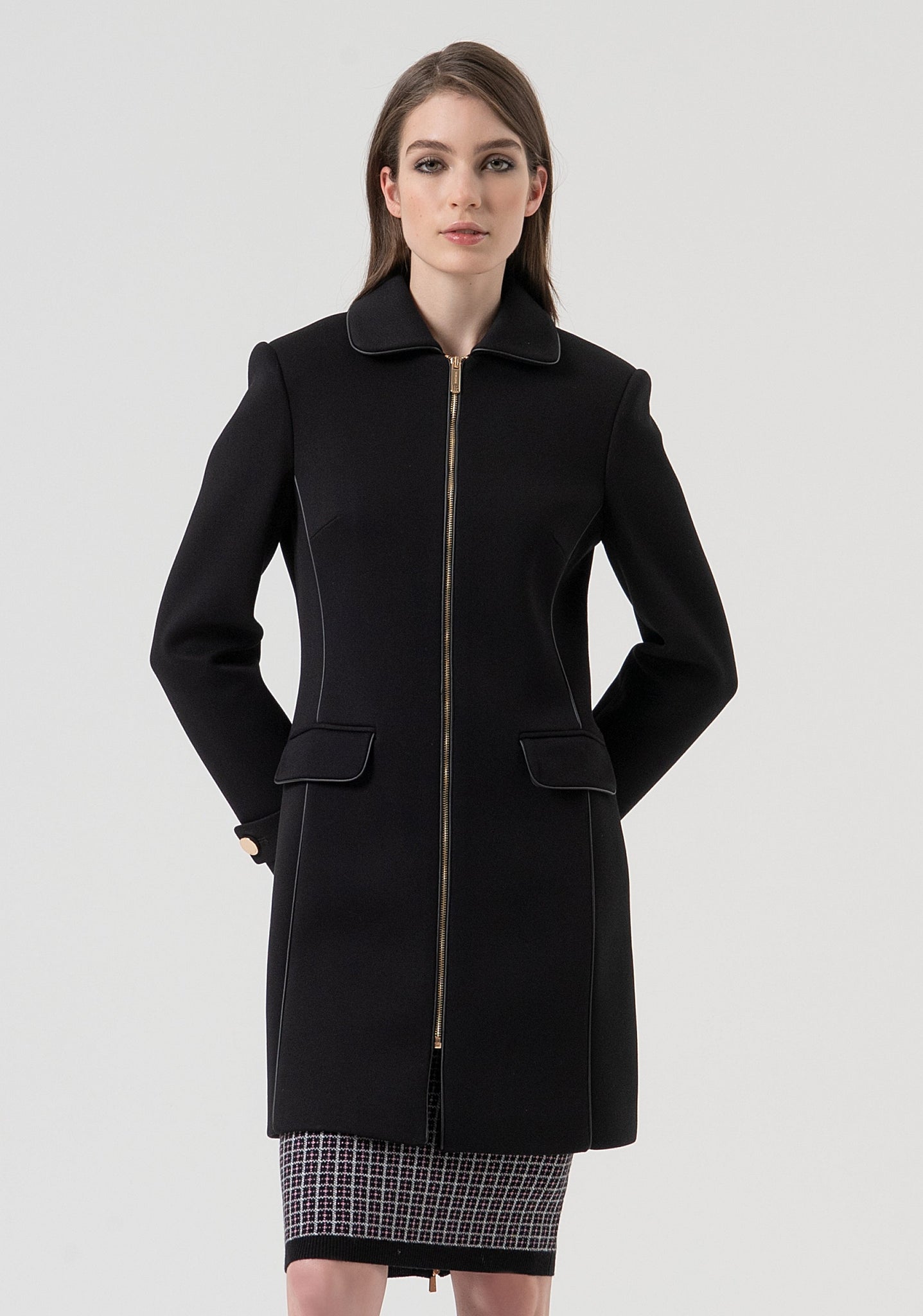 Cappotto Slim con Zip Centrale / Nero