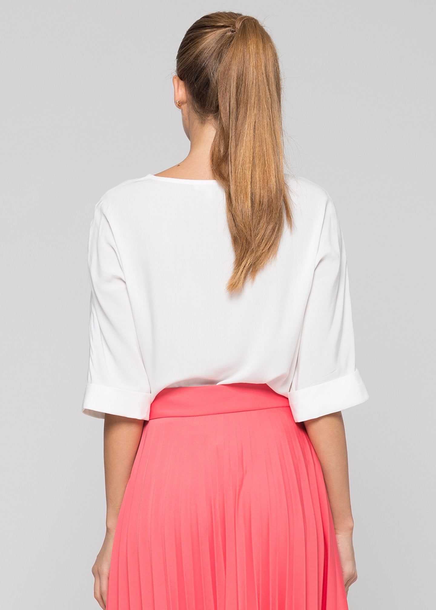 Blusa in viscosa con spilla / Bianco - Ideal Moda