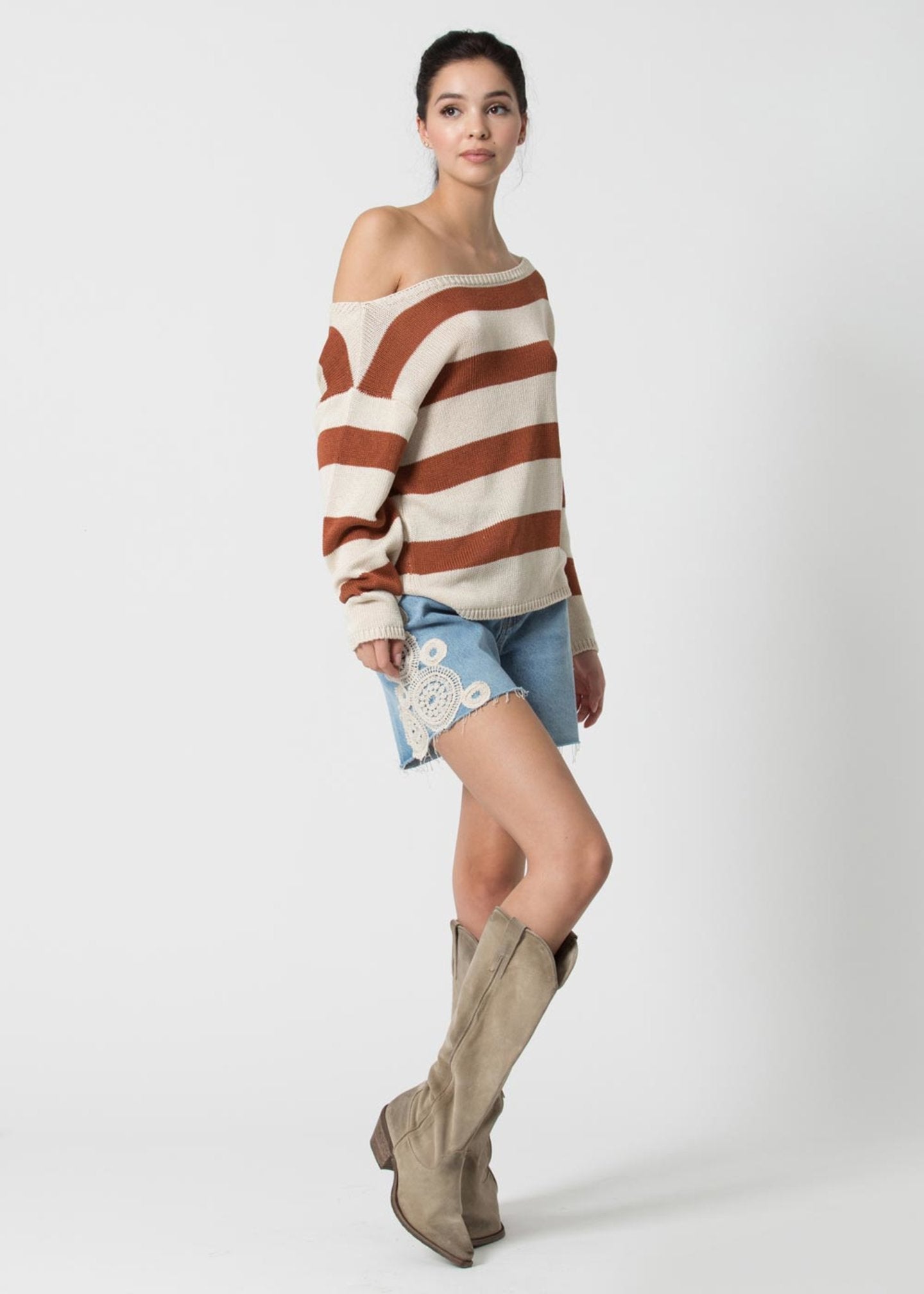 Maglia Kocca con Scollo a Barca / Marrone - Ideal Moda