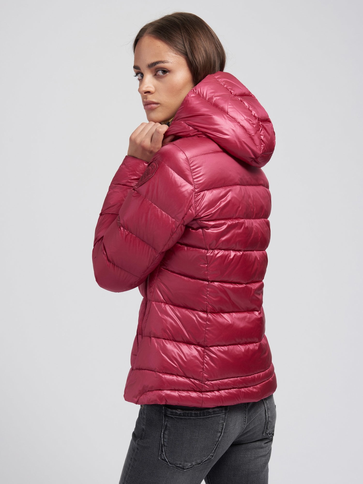 Piumino Imbottito A Righe Con Cappuccio / Rosso - Ideal Moda