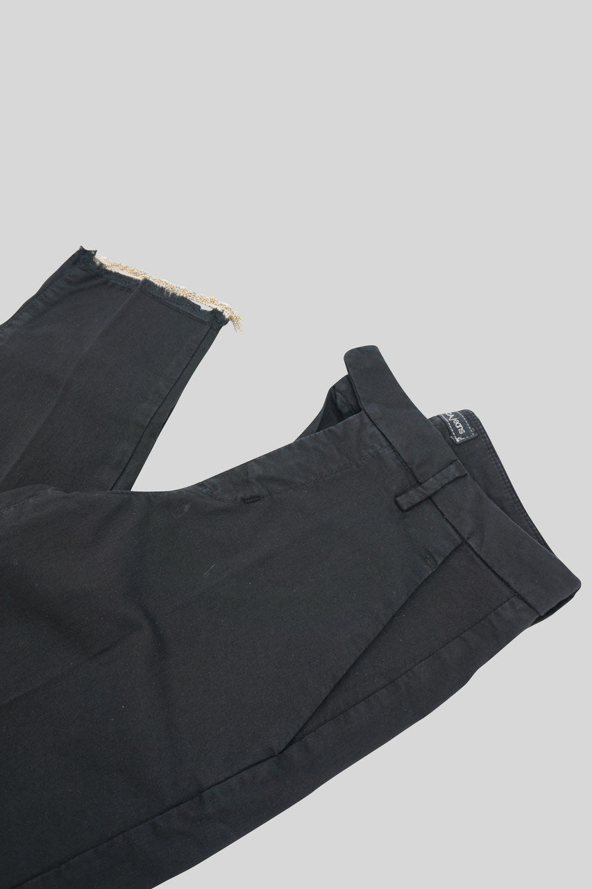 Pantalone color slim leg cropped / Nero - Ideal Moda