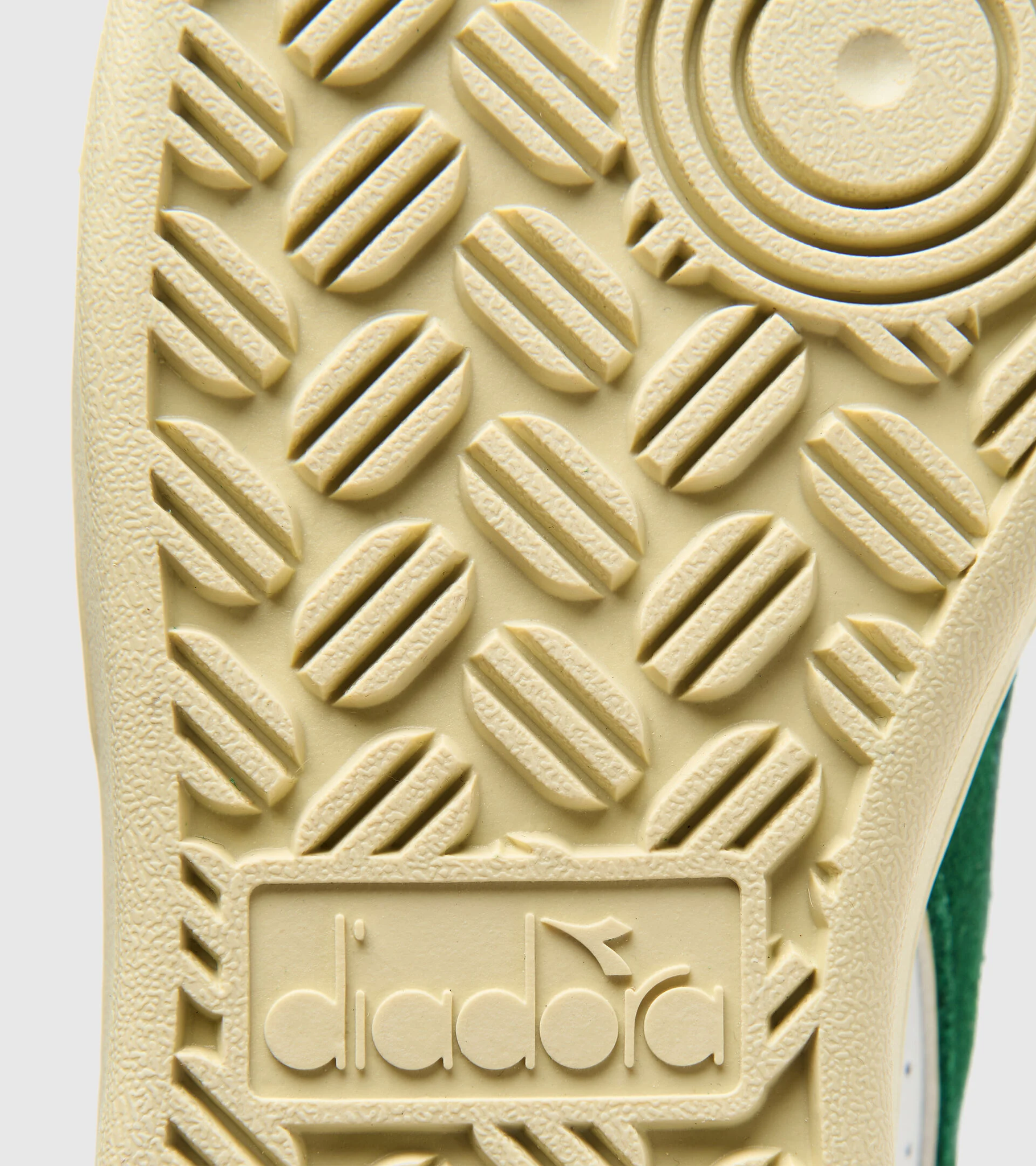 Sneaker Diadora Magic Basket Low Suede / Verde - Ideal Moda