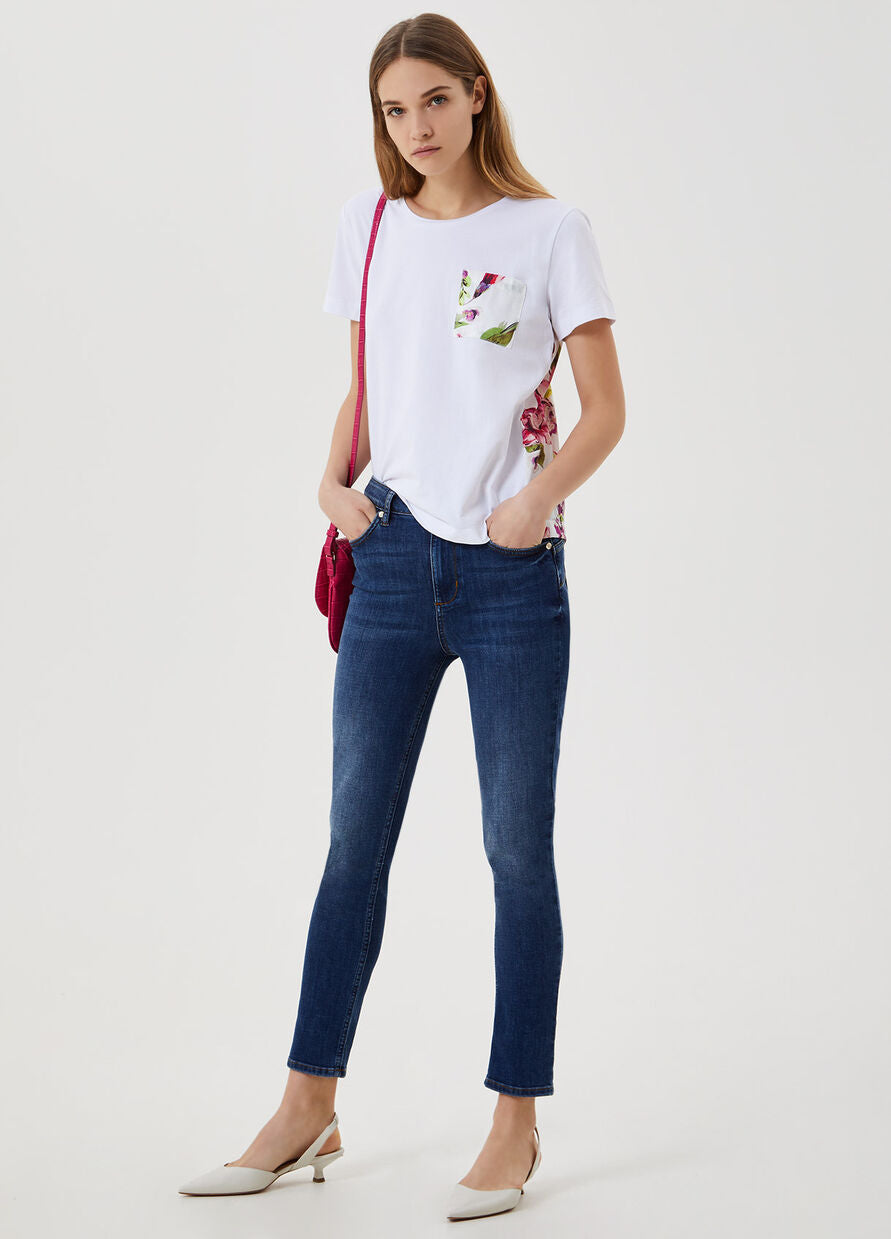 T-shirt con inserti stampati / Bianco - Ideal Moda