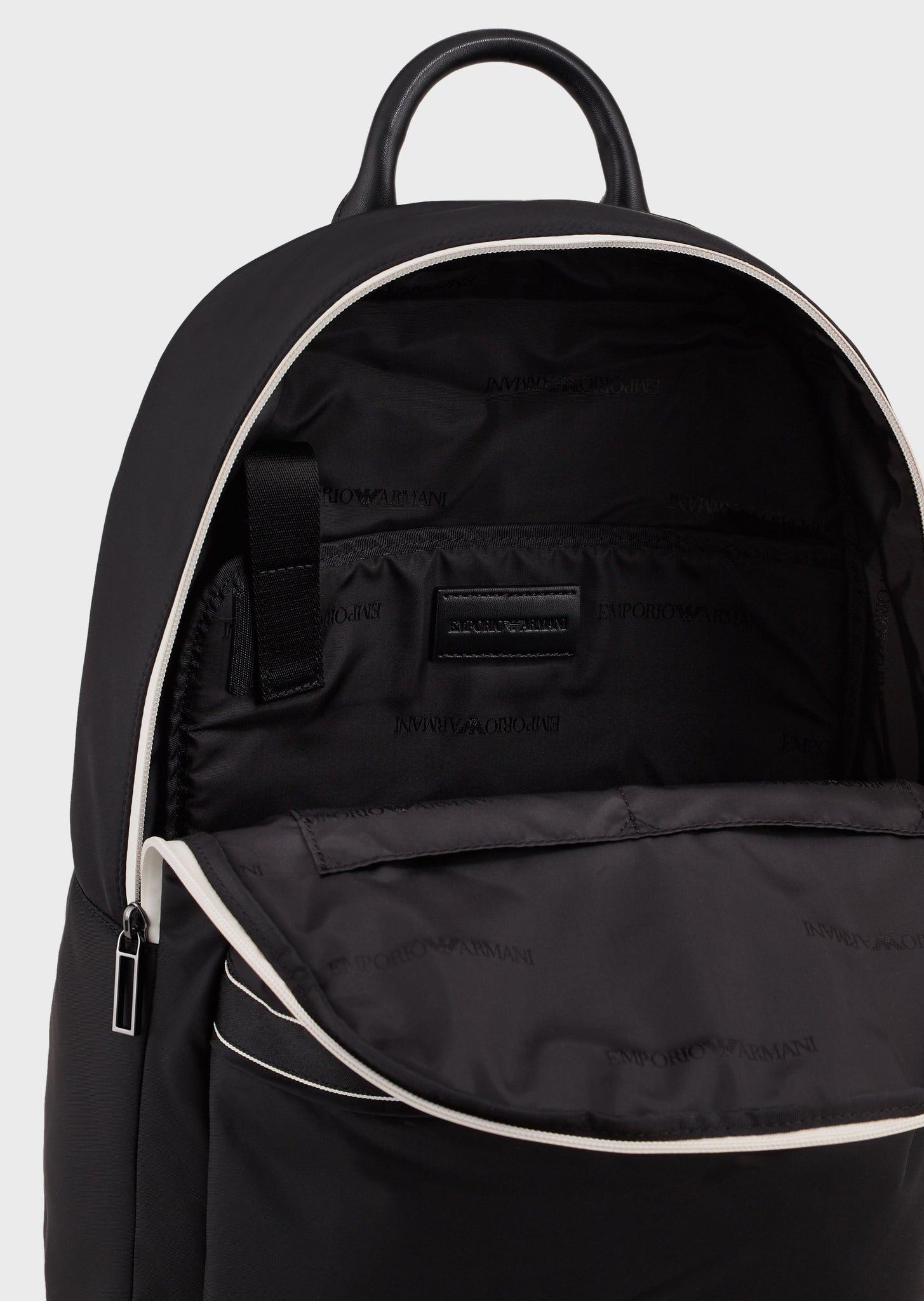 Zaino in nylon con tape logo / Nero - Ideal Moda