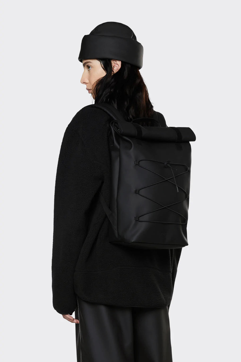 Zaino Velcro Rolltop Rains / Nero - Ideal Moda