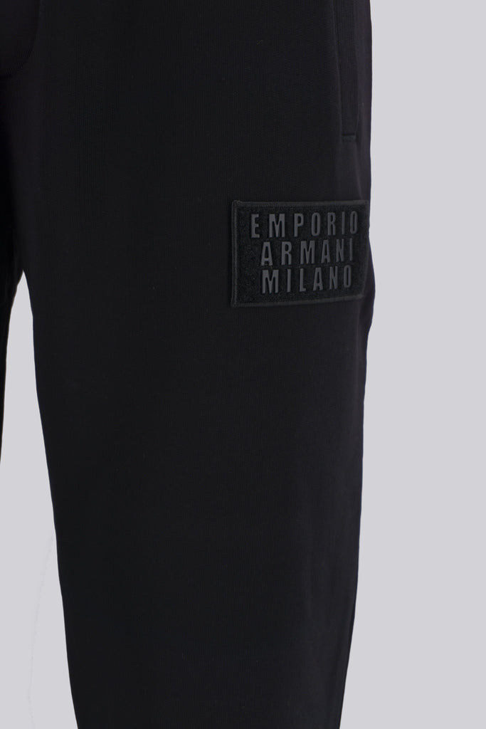 Pantaloni joggers con patch Emporio Armani Milano / Nero - Ideal Moda