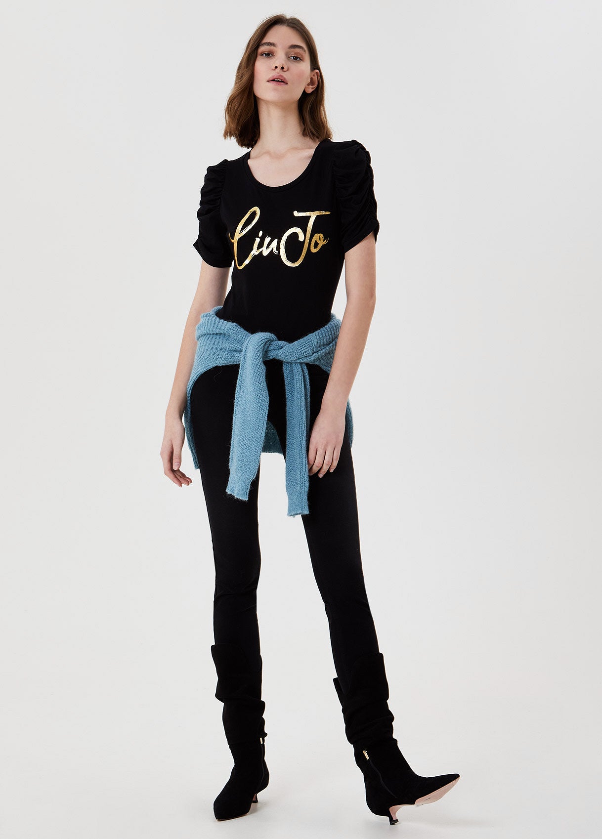 T-shirt con maniche a sbuffo / Nero - Ideal Moda