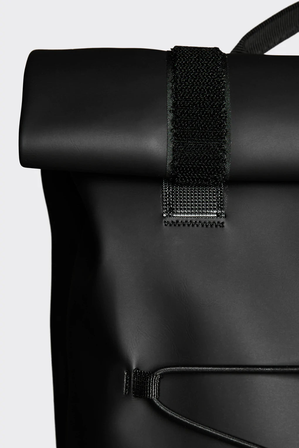 Zaino Velcro Rolltop Rains / Nero - Ideal Moda