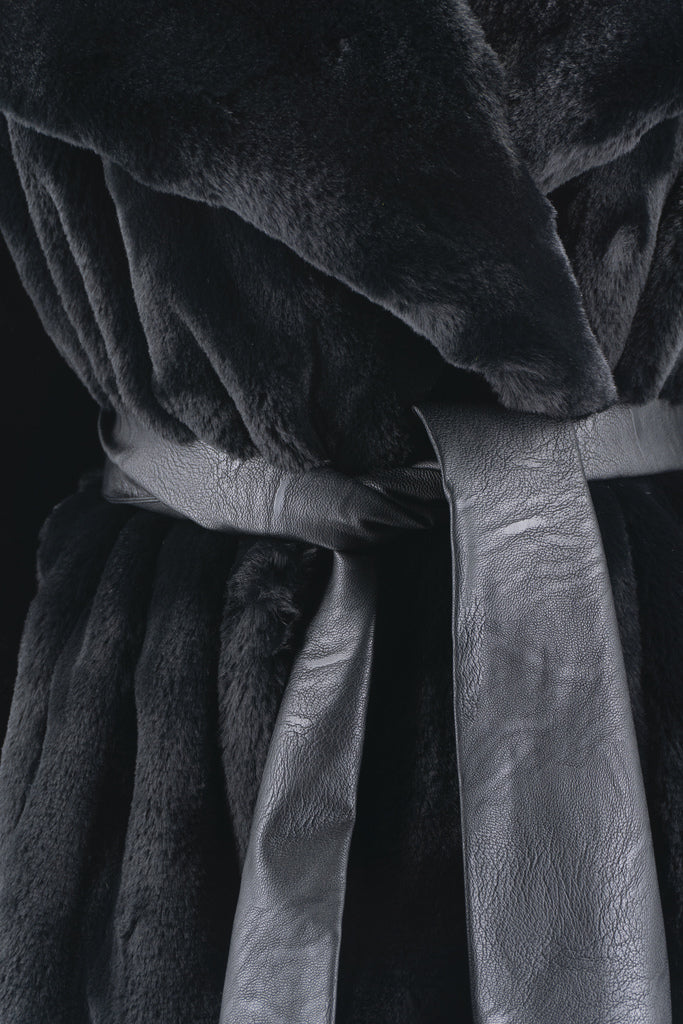 Giacca in Pelliccia Eco / Nero - Ideal Moda