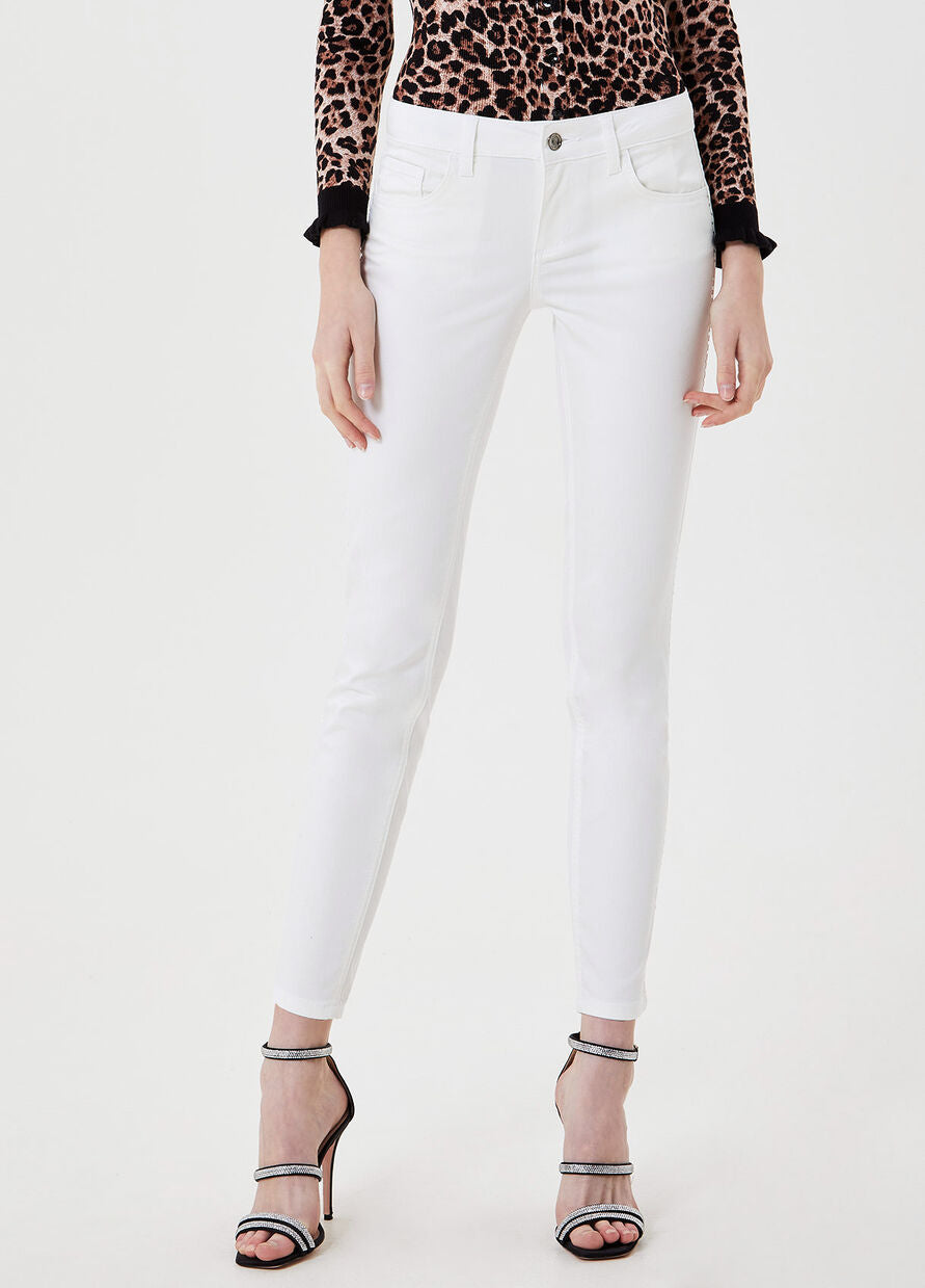 Pantalone cropped con applicazioni / Bianco - Ideal Moda