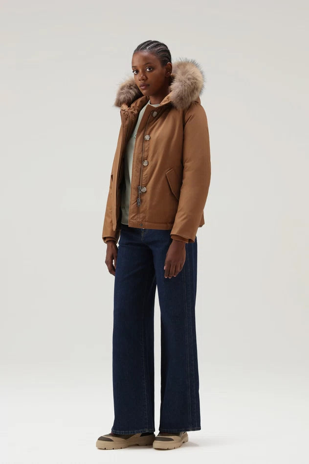 Arctic Parka Corto con Pelliccia Woolrich / Beige - Ideal Moda