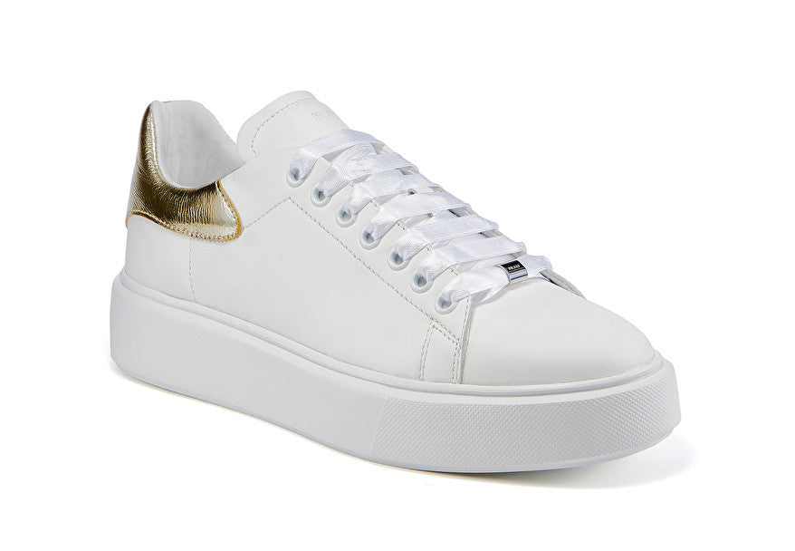 Sneaker con dettaglio luminoso / Bianco - Ideal Moda