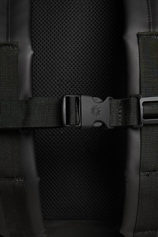 Zaino Velcro Rolltop Rains / Nero - Ideal Moda