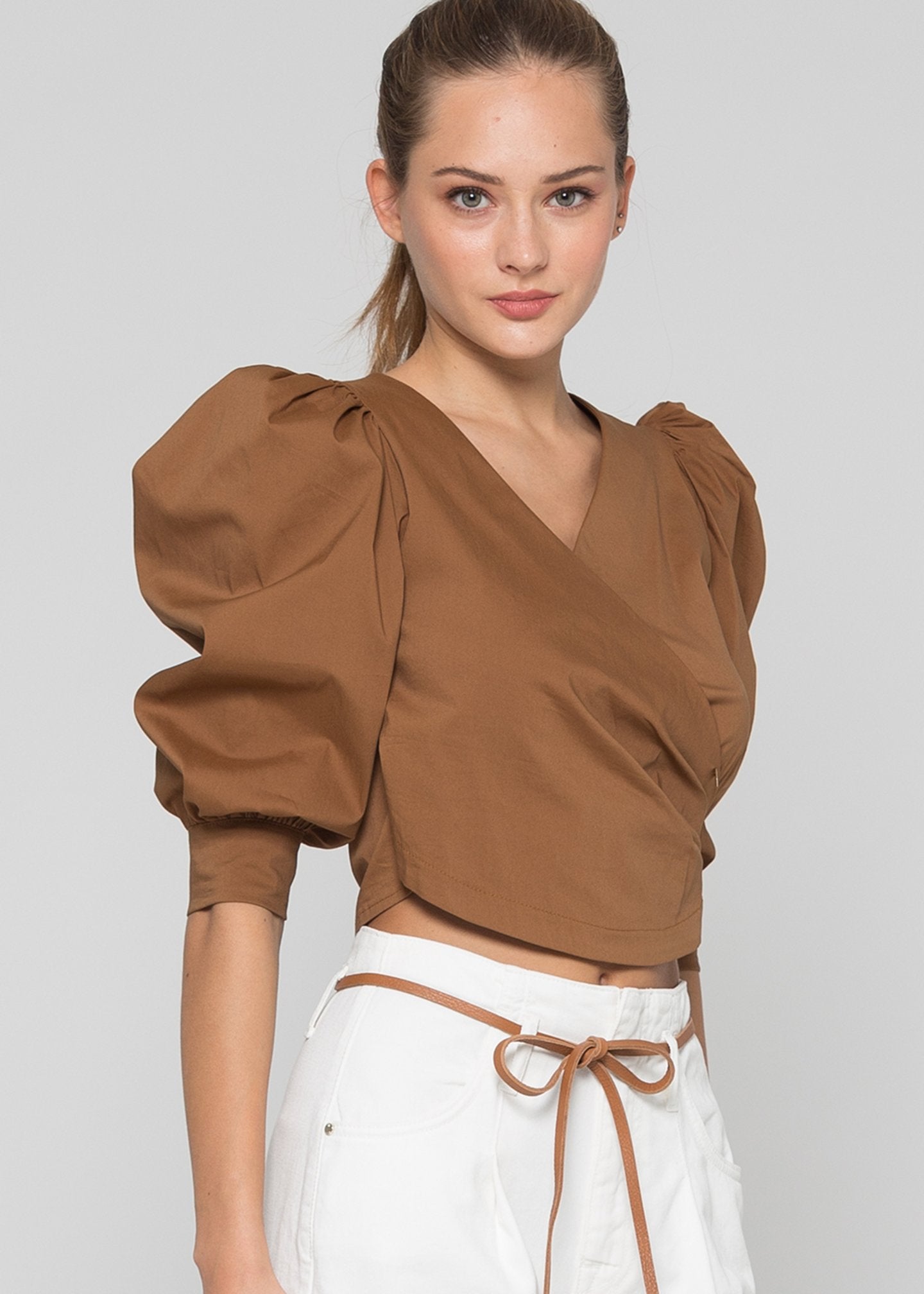 Blusa in tela paracadute / Marrone - Ideal Moda