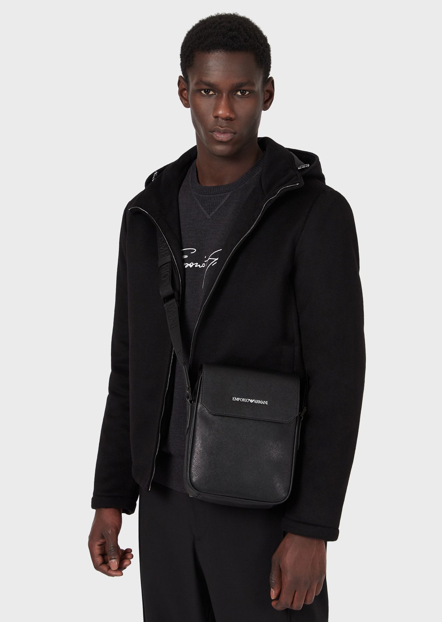 Borsa a tracolla in pelle rigenerata stampa saffiano / Nero - Ideal Moda
